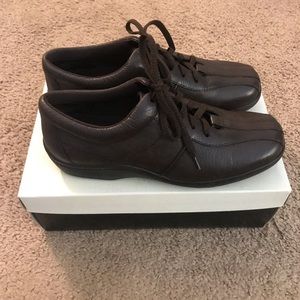 Brown Easy Spirit Oxford Esutile Diabetic Shoes